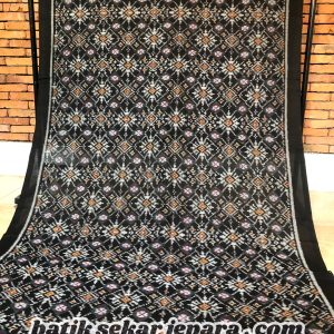41 Tenun CSM Motif Bunga hitam